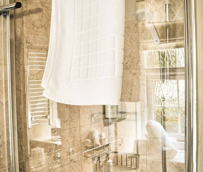 פנסיון West End Guest House