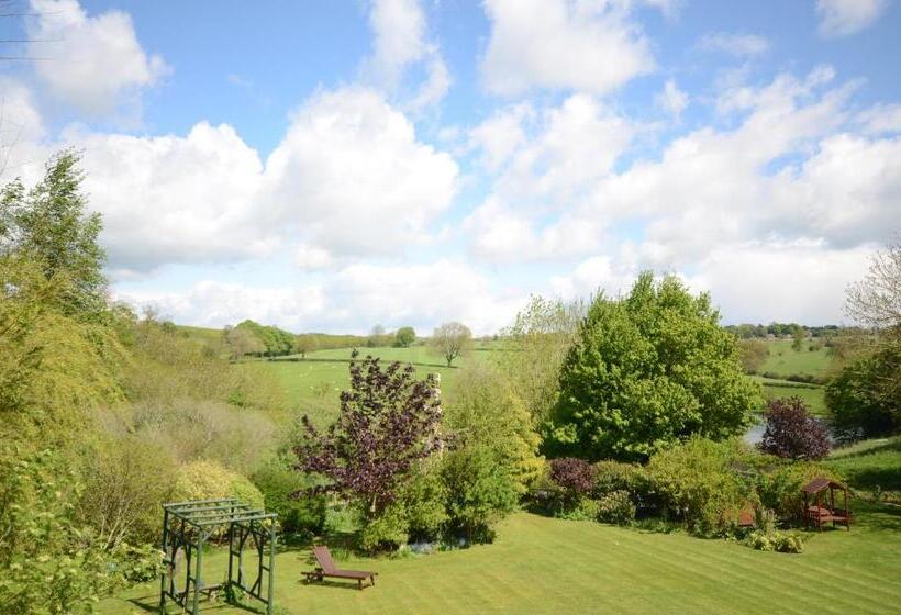 بنسيون Woodland Guesthouse