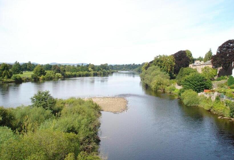 פנסיון Woodlea