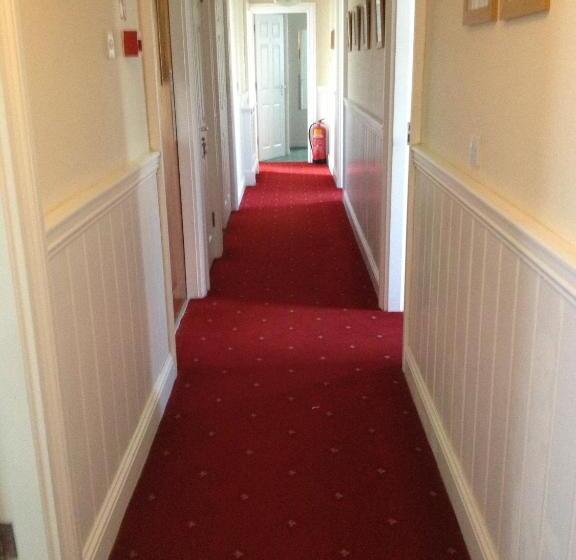 פנסיון Woodlea