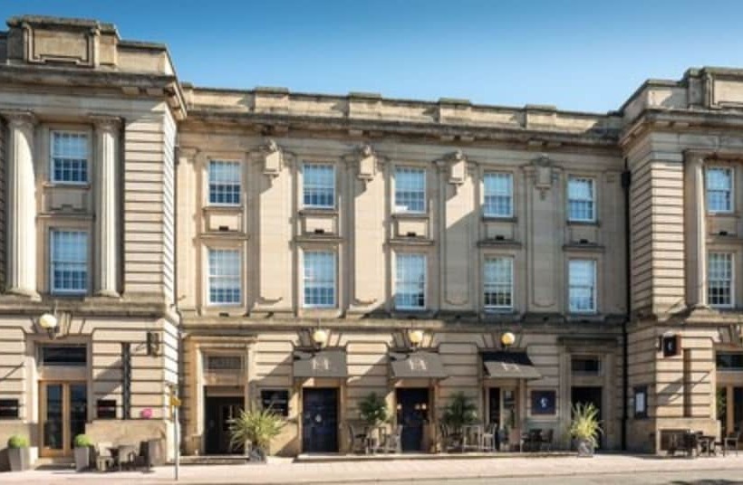 The Halston Carlisle