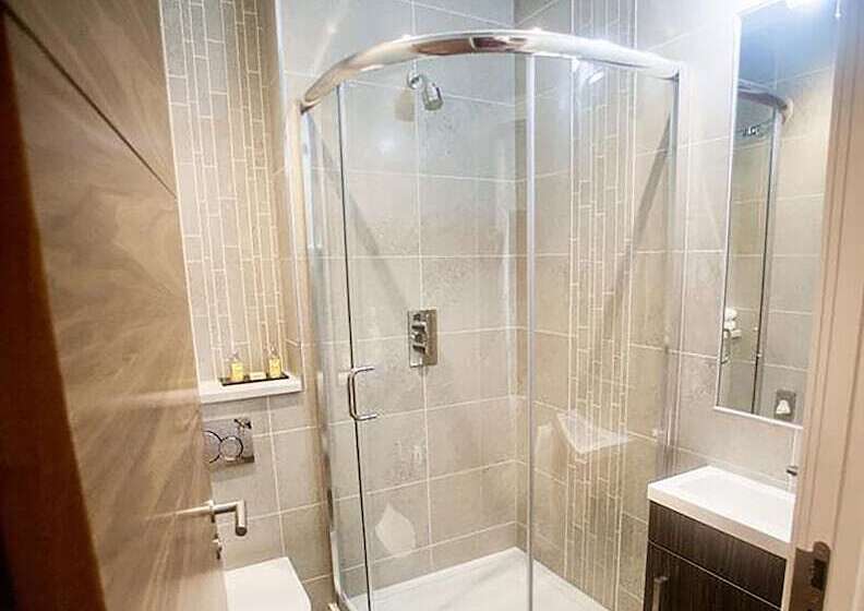 The Halston Carlisle