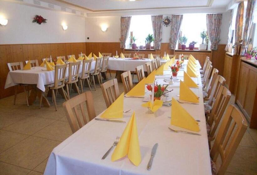 Общежитие Landgasthof Zum Schloss