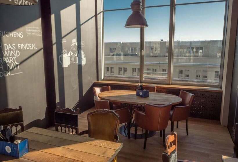 Felix Suiten Am Augustusplatz