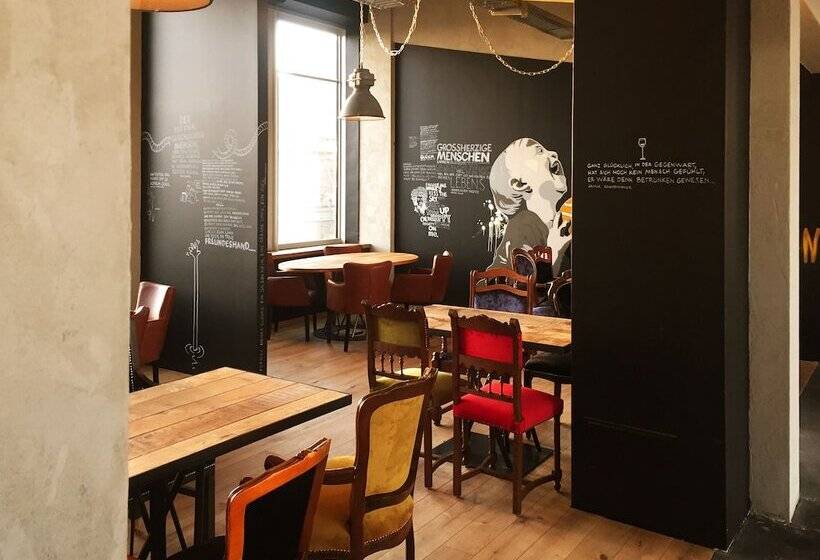 Felix Suiten Am Augustusplatz