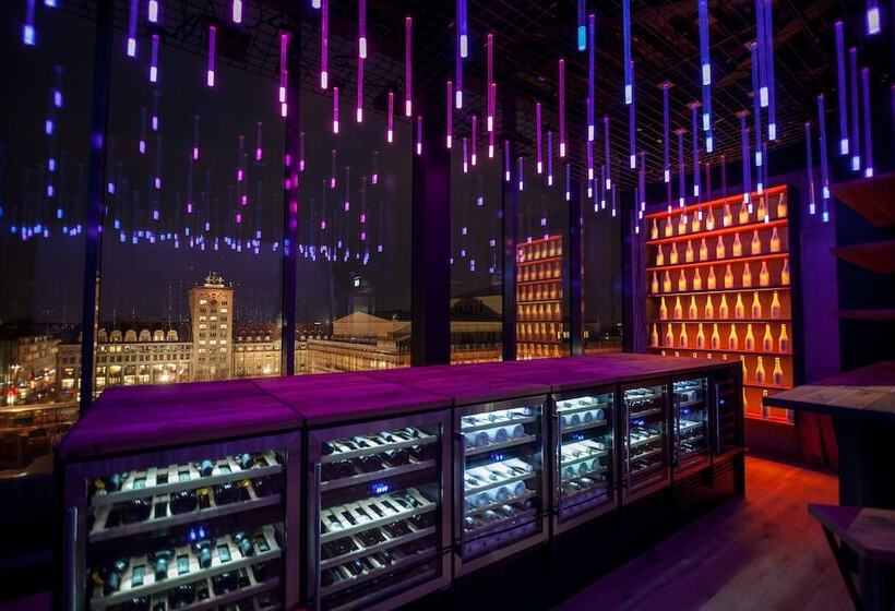 Felix Suiten Am Augustusplatz