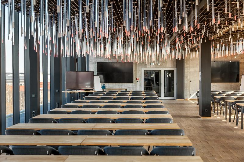 Felix Suiten Am Augustusplatz