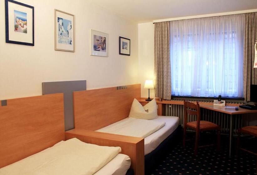 Hotel Landgasthof Grüner Baum   Dittigheim