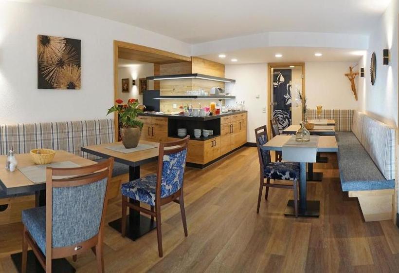 פנסיון Haus Carola