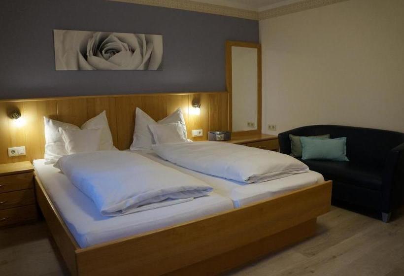 פנסיון Haus Carola