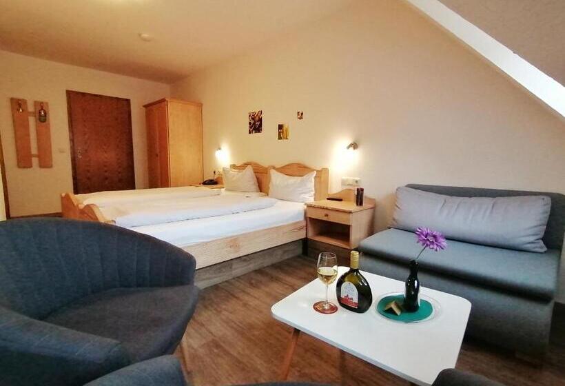 Общежитие Gasthof Hotel Weinbau Zum Goldenen Ochsen