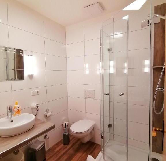 Общежитие Gasthof Hotel Weinbau Zum Goldenen Ochsen