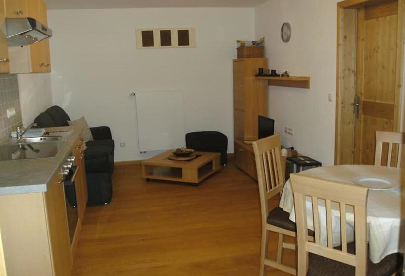 بنسيون Zum Egerländer Fachwerkhof