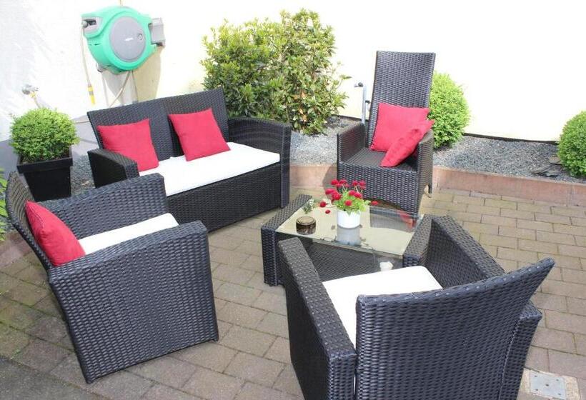 호스텔 Gasthaus Zur Rebe