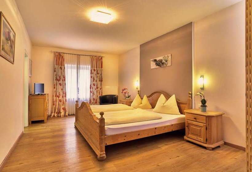 ペンション Landgasthof Moser & Restaurant Bootshaus