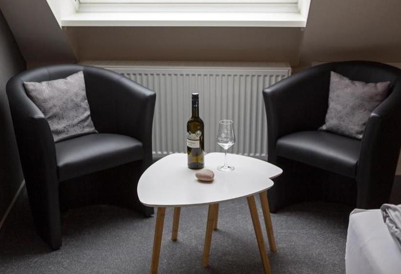 ペンション Weingut Stiftshof