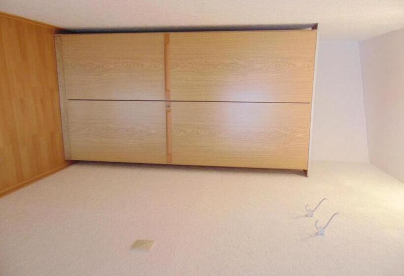 הוסטל Gasthaus Rebstock