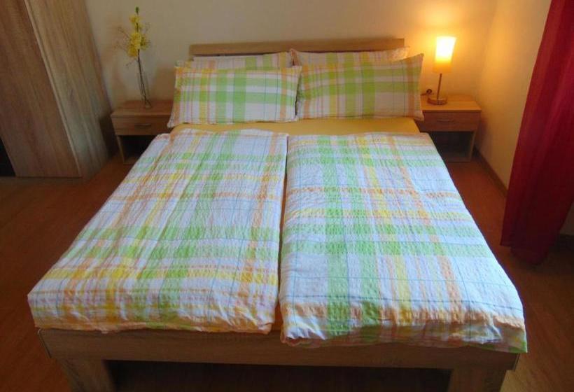 הוסטל Gasthaus Rebstock