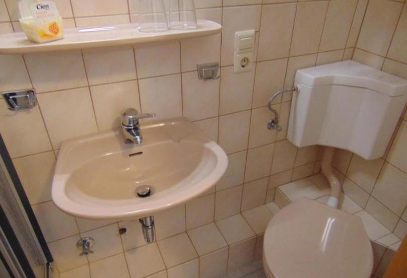 הוסטל Gasthaus Rebstock