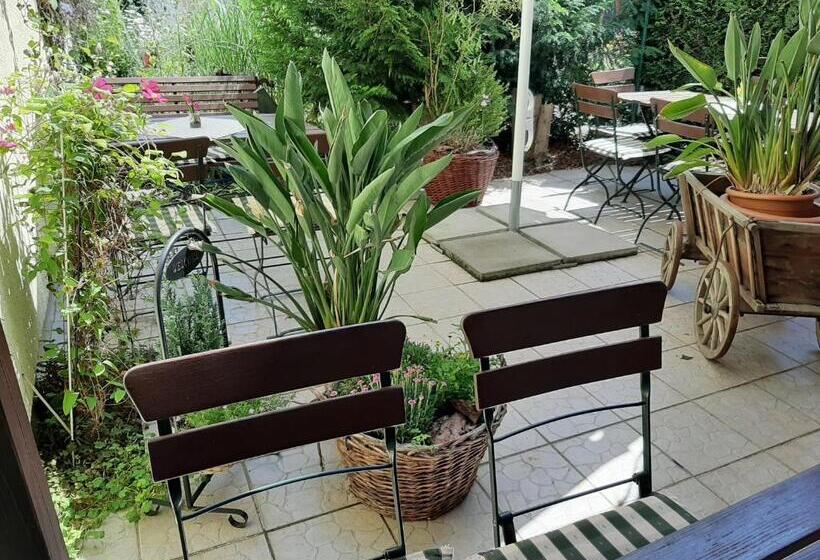 Gasthof & Pension Zum Saalestrand