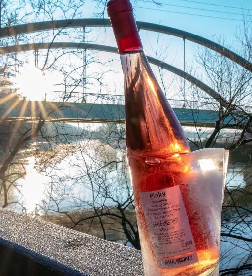 Naumburger Wein & Sekt Manufaktur   Pension 1824