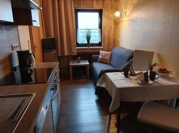 펜션 Gastehaus Hutweide