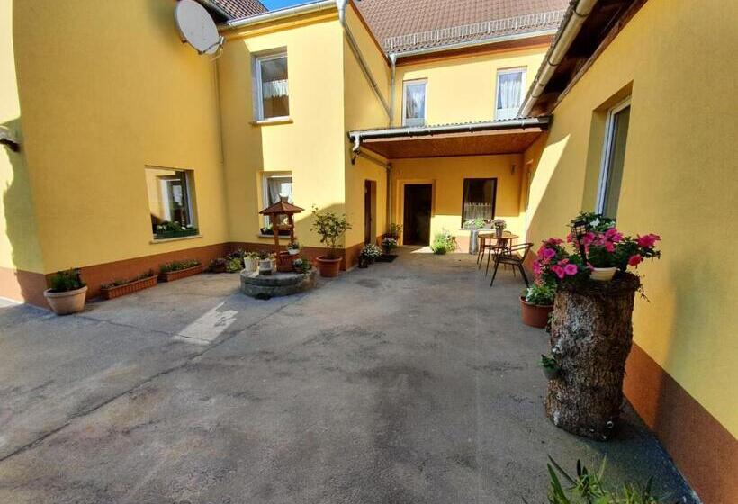 بنسيون Gasthof Zum Amboss