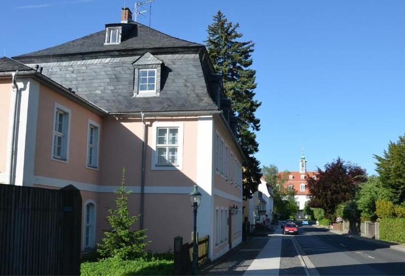 ペンション Komenský Gäste  Und Tagungshaus