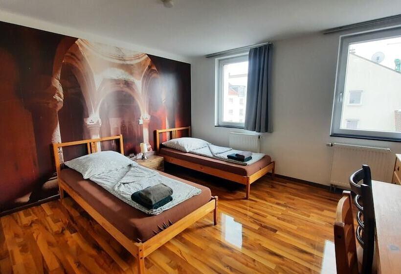 פנסיון Mitte24