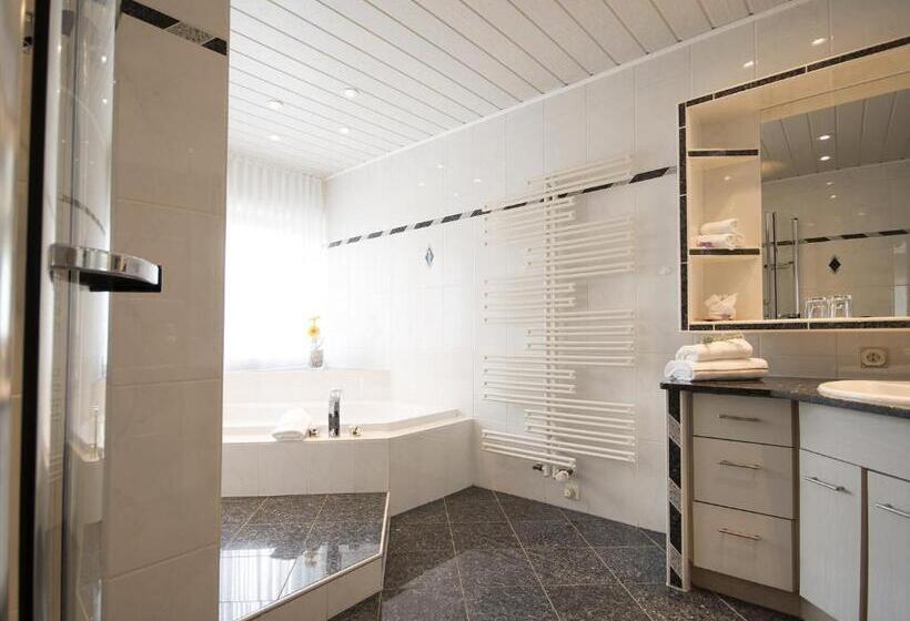 פנסיון Wein & Wohngut Paulushof