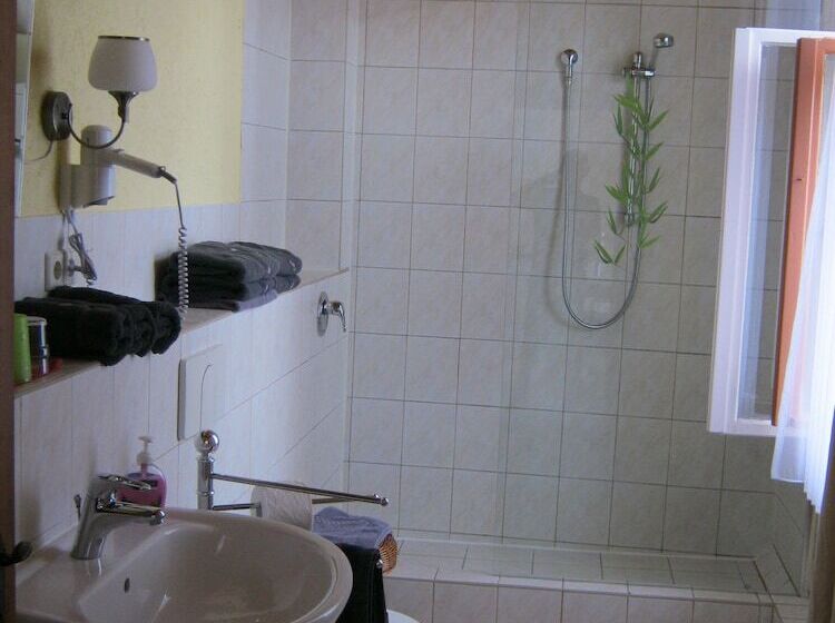 Pension Zum Alten Schulhaus