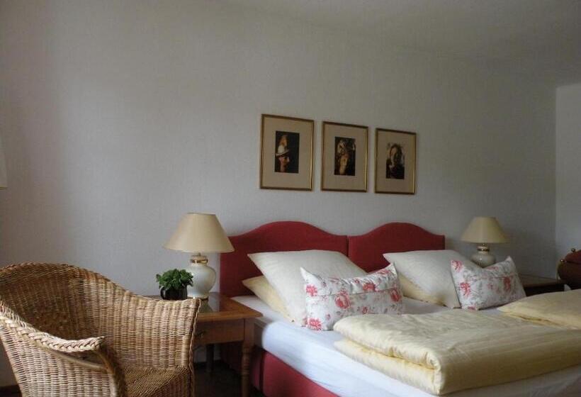 ユースホステル Alte Posthalterei Zorneding