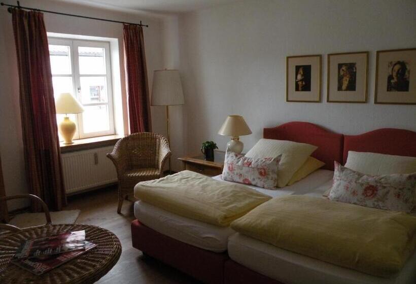 ユースホステル Alte Posthalterei Zorneding