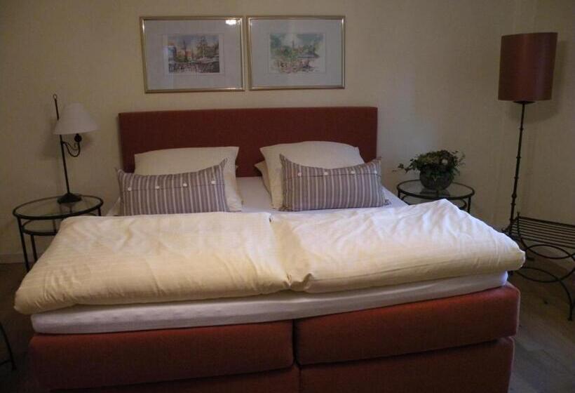 ユースホステル Alte Posthalterei Zorneding