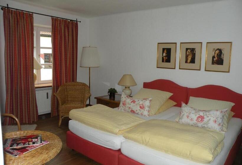 ユースホステル Alte Posthalterei Zorneding