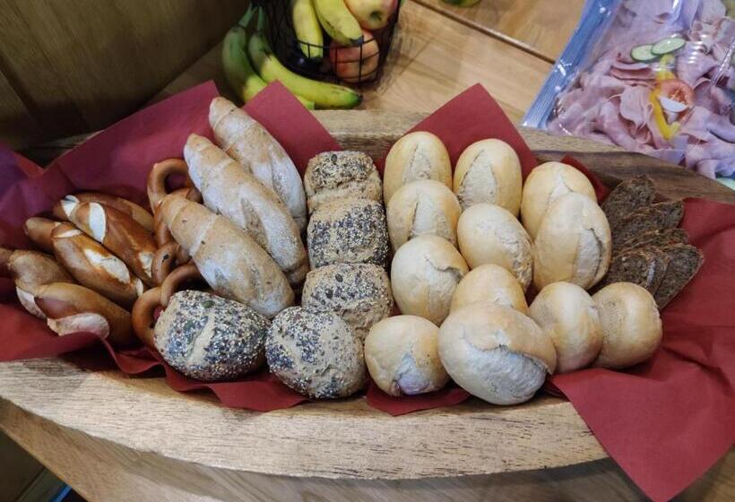 호스텔 Gasthaus Zum Halbmond