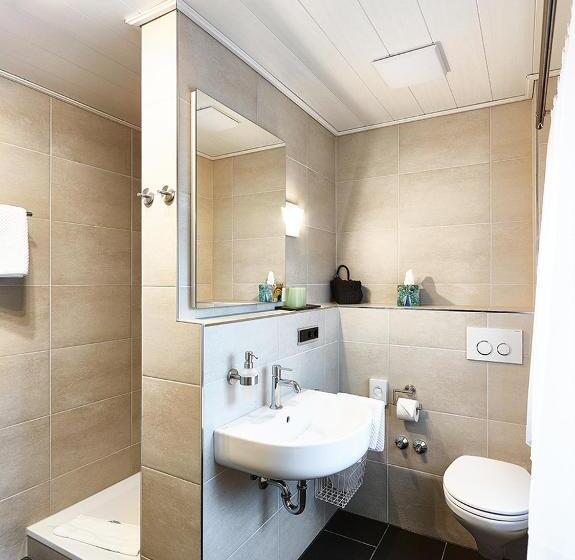 ユースホステル Gasthof Adler