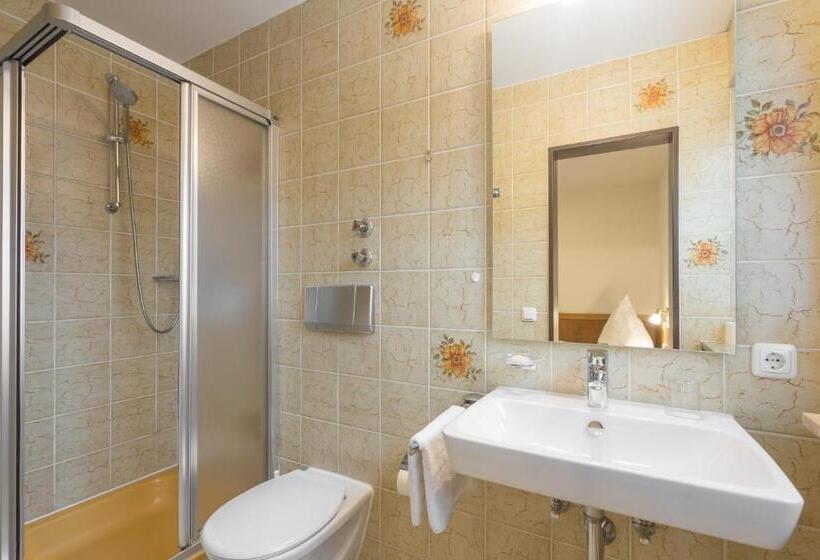 호스텔 Gästehaus Carola