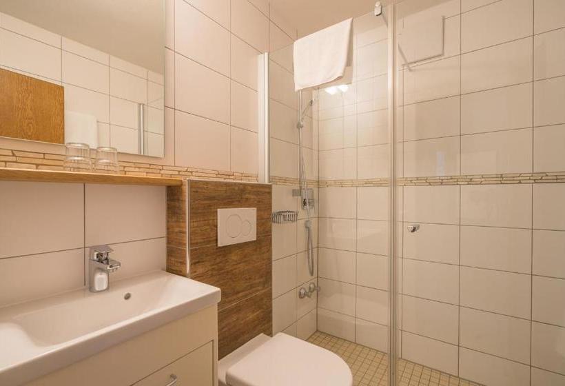 호스텔 Gästehaus Carola