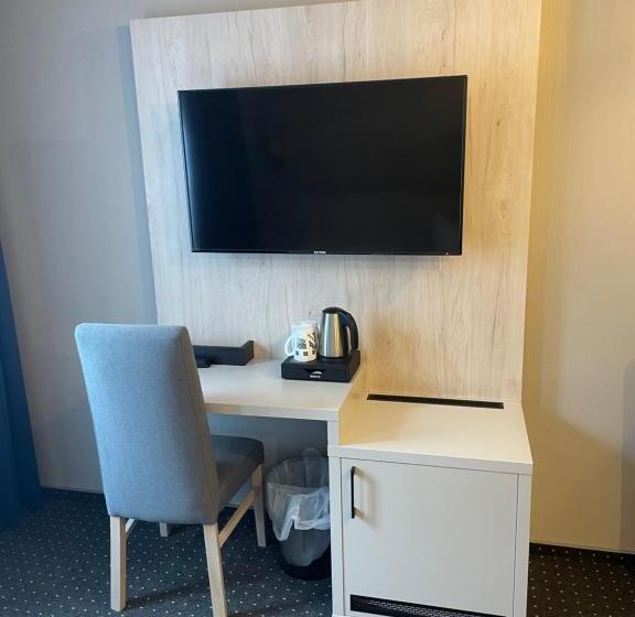 هاستل Restaurant Mirena