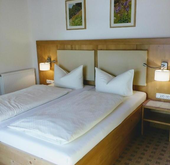 펜션 Gästehaus Attenhauser