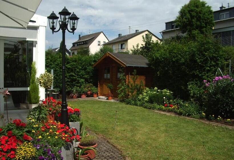 ペンション Gästehaus Resi