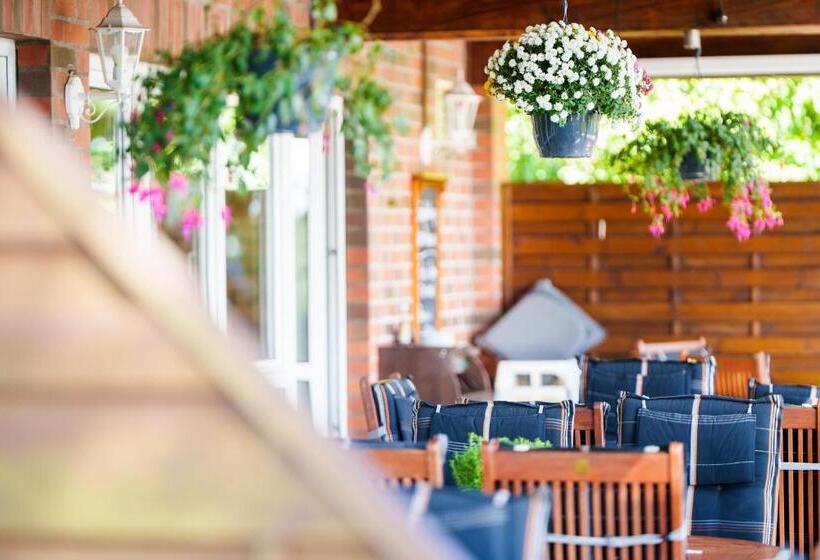 펜션 Landhaus Nienhagen