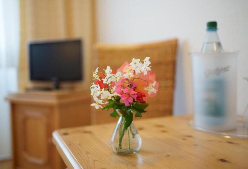 펜션 Landhaus Nienhagen