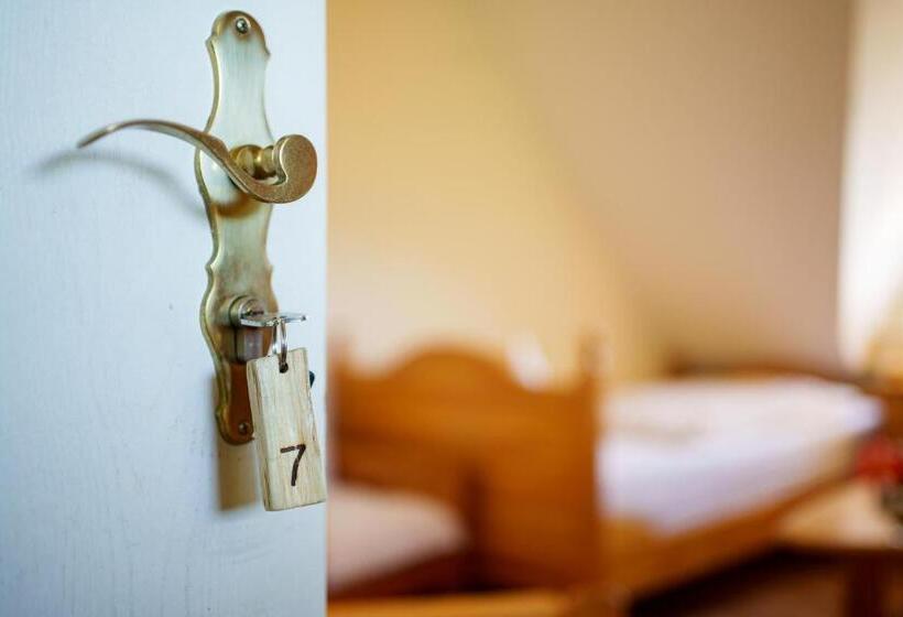 펜션 Landhaus Nienhagen