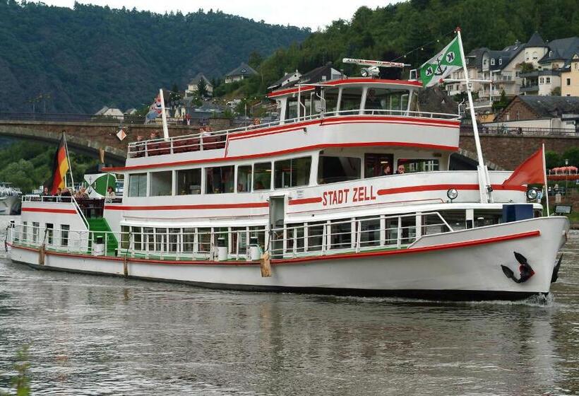 ペンション Wein  Und Gästehaus St. Aldegundishof