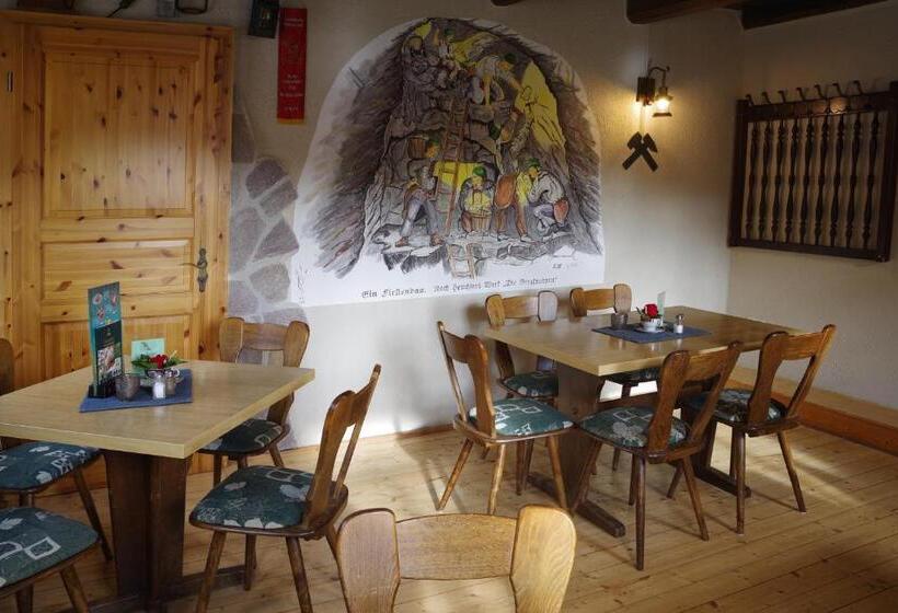 Wirtschaft & Pension Zum Huthaus