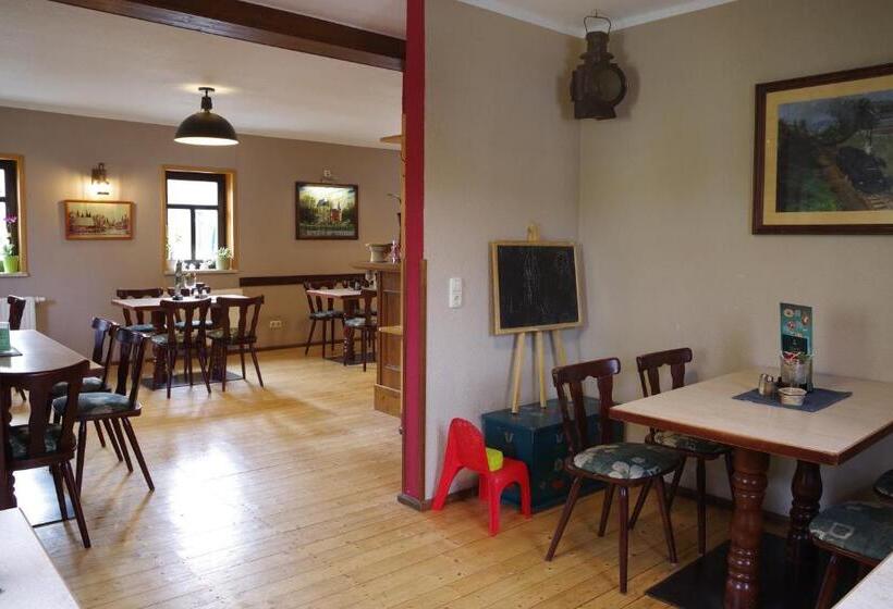 Wirtschaft & Pension Zum Huthaus