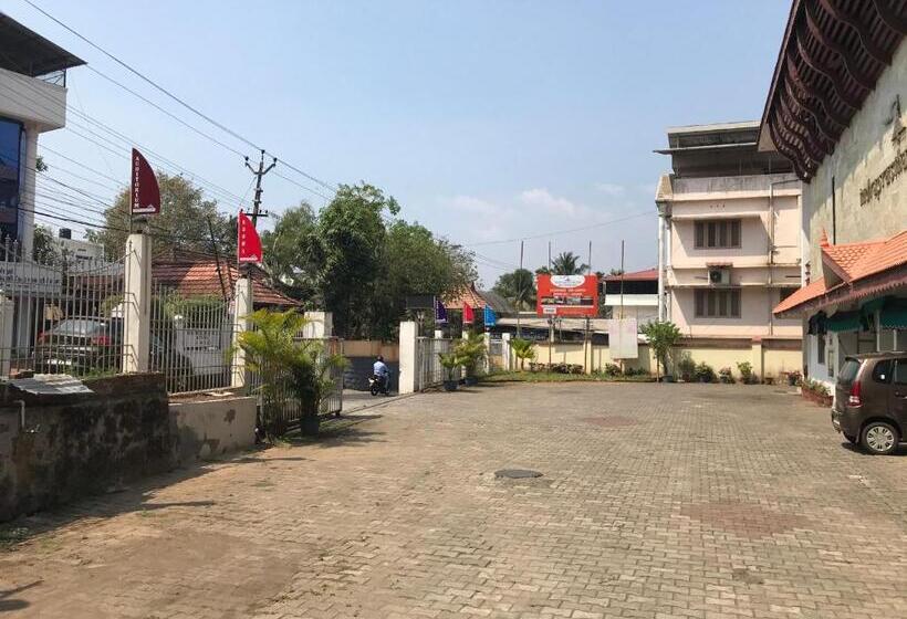 ホテル Indraprastham Tourist Home