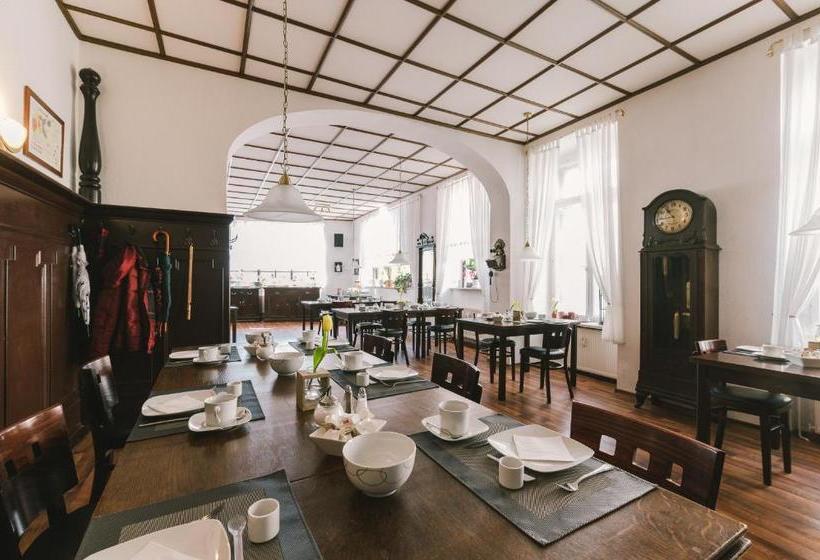 Menzels Pension Drehscheibe